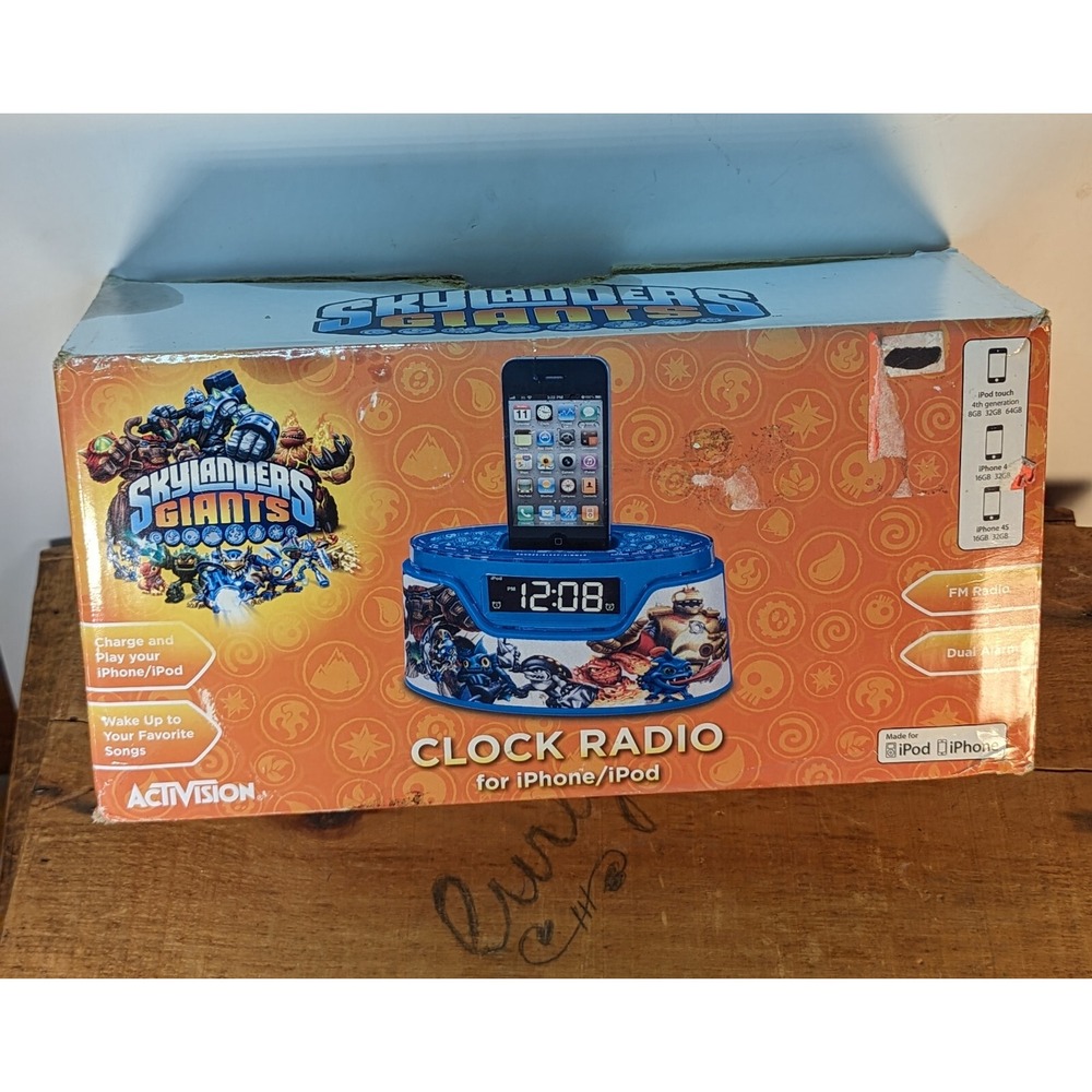 Alarm Clock Radio for iPhone/iPod Dock 50773C-IPH Skylanders Giants Blue